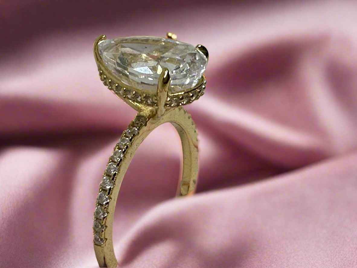 Drop of Radiance Ring - Manika Royale
