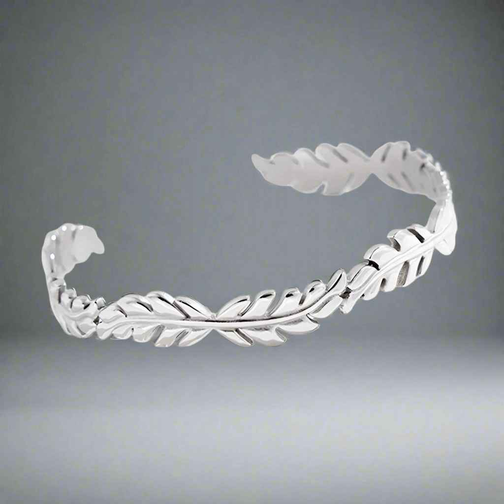 Sleek Luxe Bangle - Manika Royale