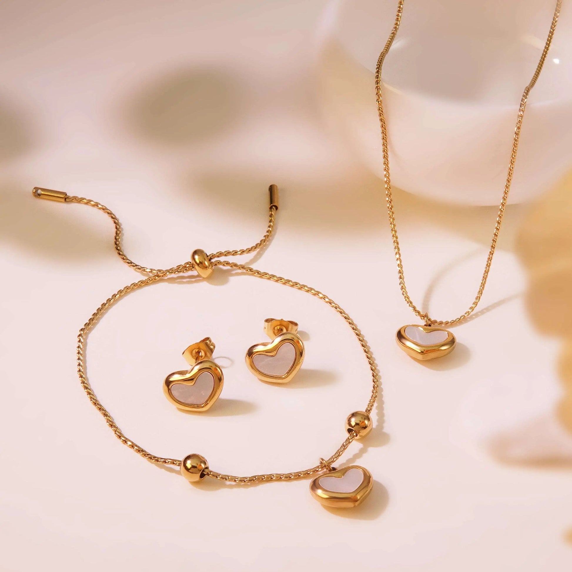 Charming Heart Bracelet - Manika Royale