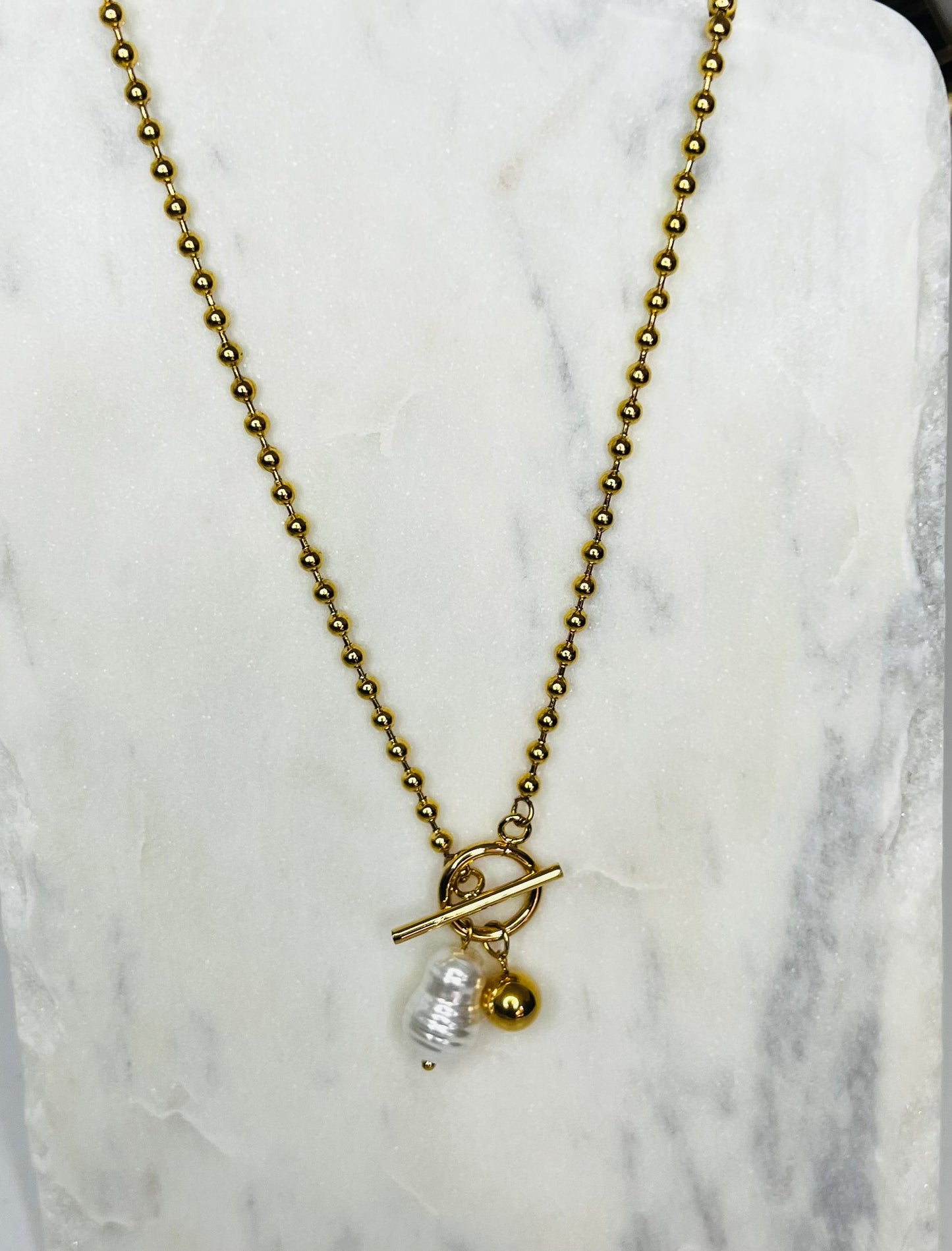 Luxe Pearl Pendant Necklace
