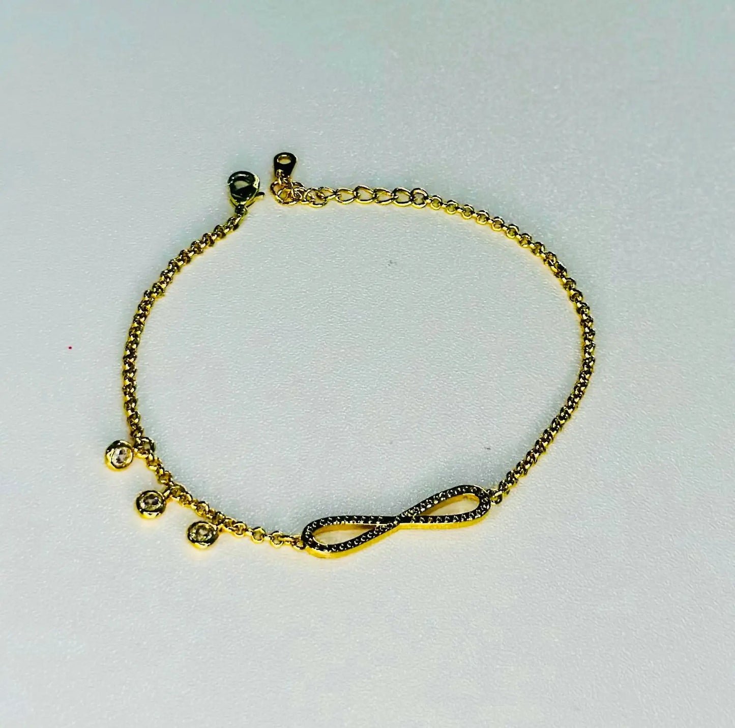 Infinity Bracelet Manika Royale