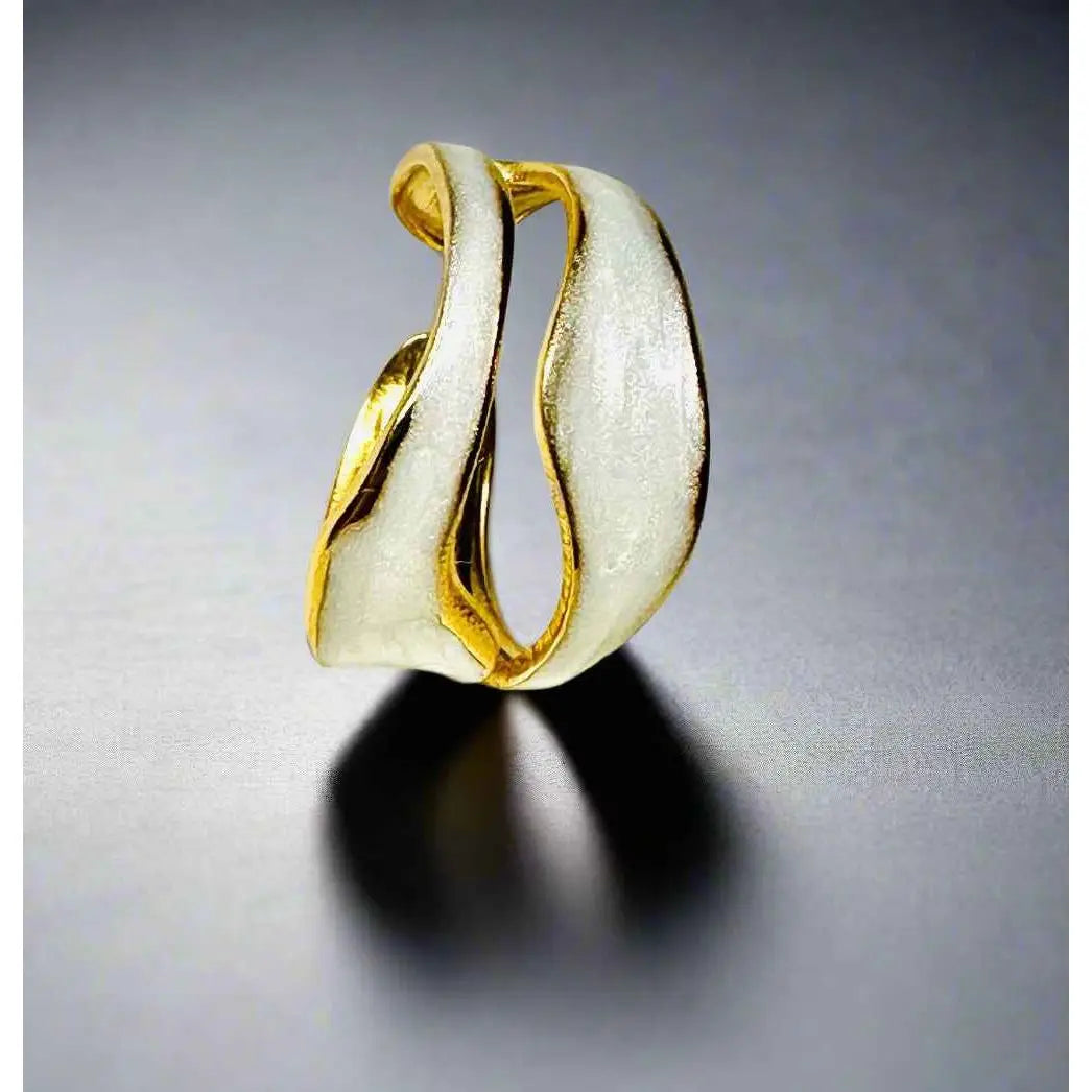 Luna Glow Ring - Elegant Radiant Jewelry for Nighttime Elegance - Manika Royale