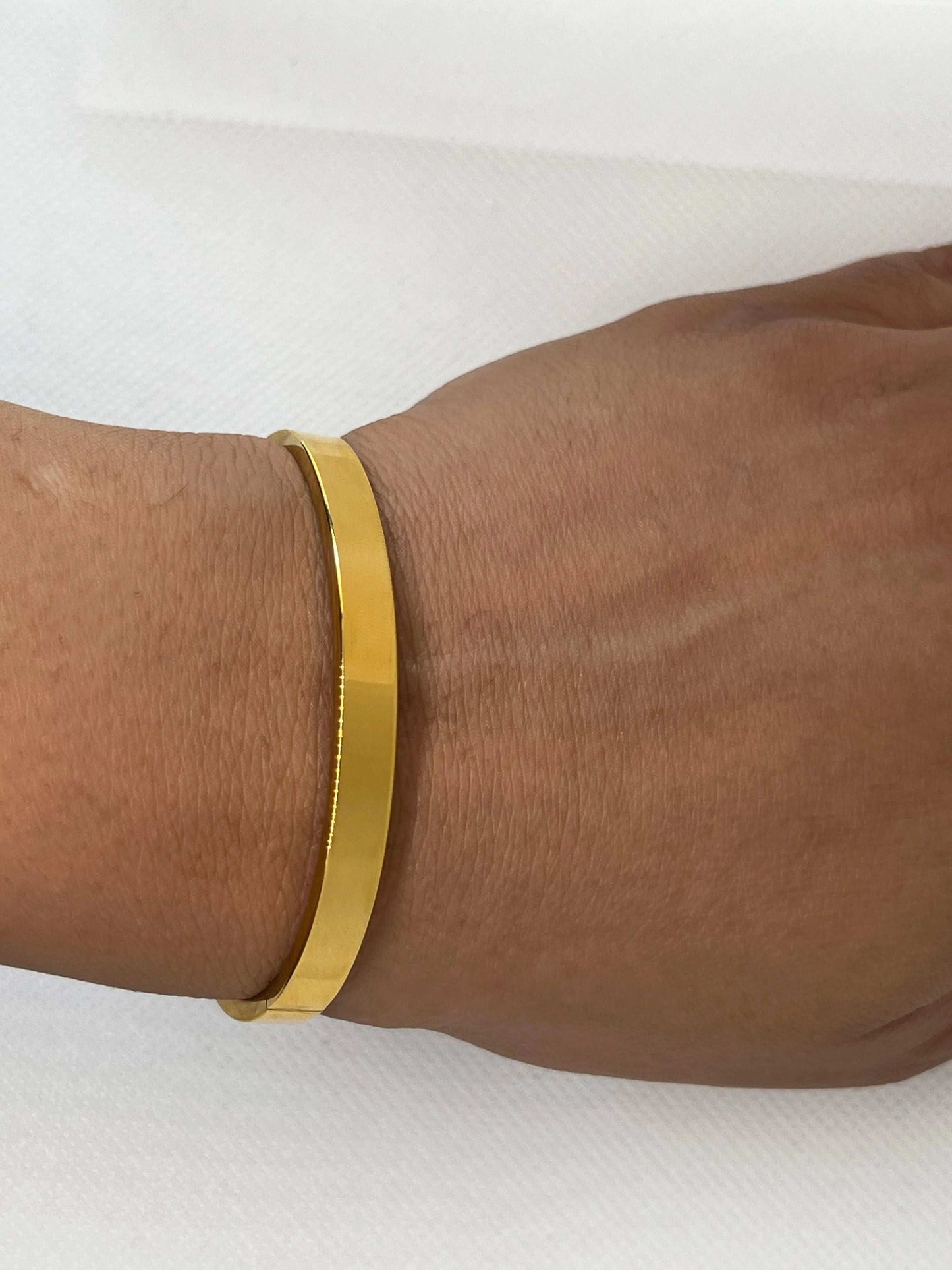 Golden Luxe Bangle - Manika Royale