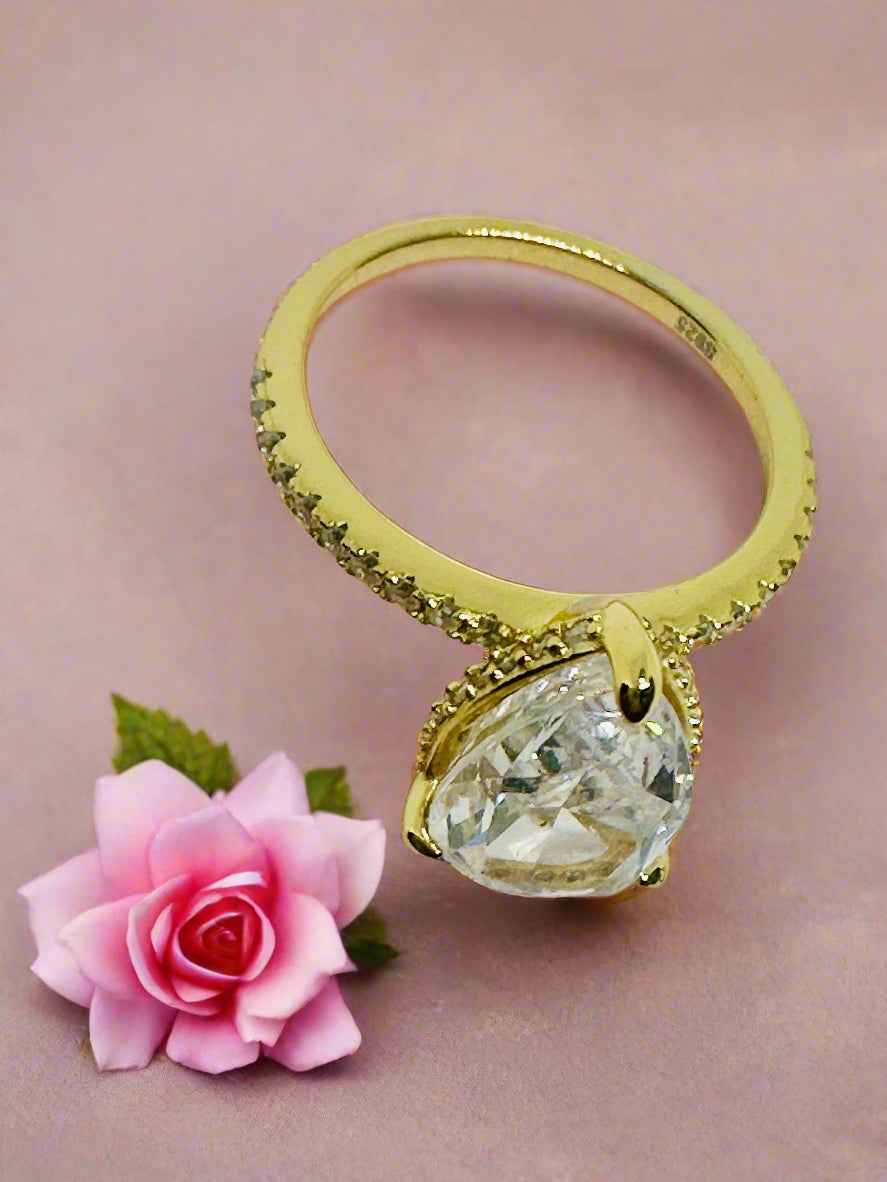 Drop of Radiance Ring - Manika Royale