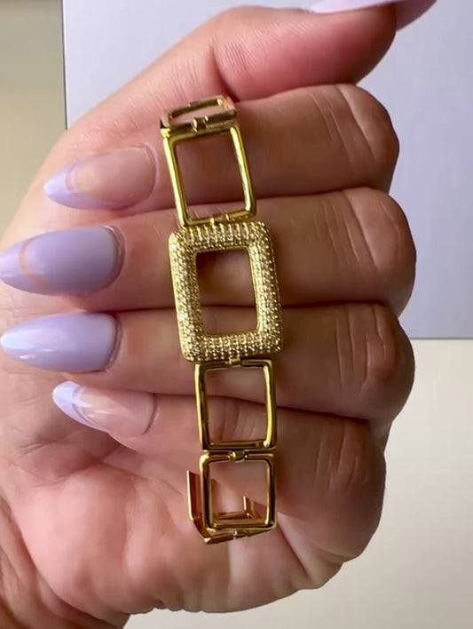 A video displaying a handmade bracelet