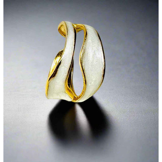 Luna Glow Ring - Elegant Radiant Jewelry for Nighttime Elegance - Manika Royale